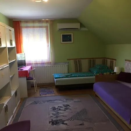 Casa de hóspedes Katalin 3*